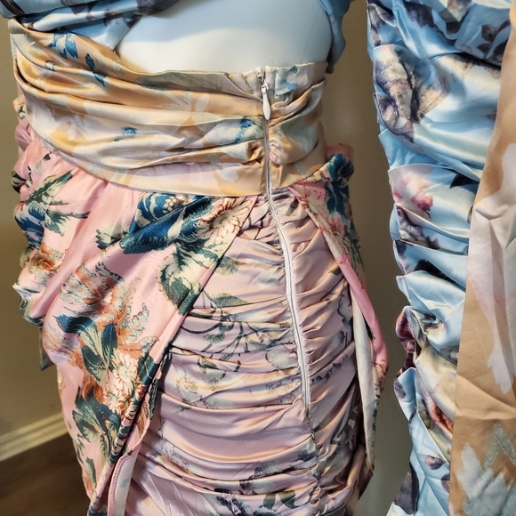 Dress - Picture 4 of 6